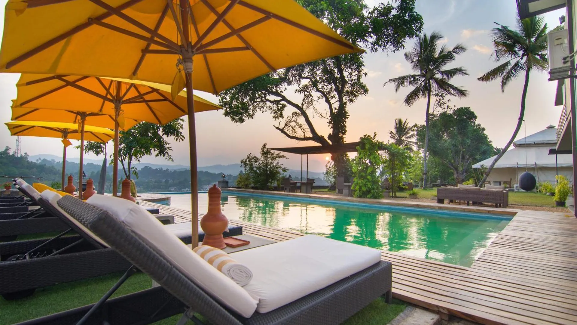 ***** Hotel The Elephant Stables Kandy Sri Lanka
